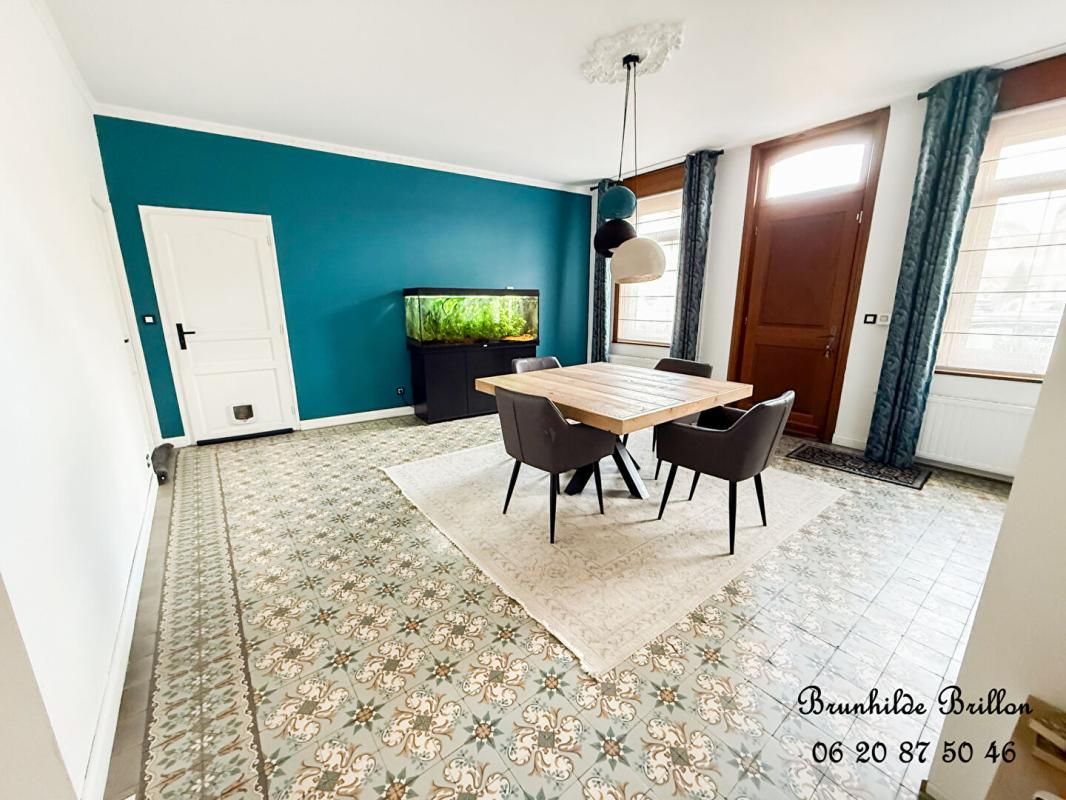 Angres, coeur de ville, maison 3 à 4 chambres, alliant charme et modernité