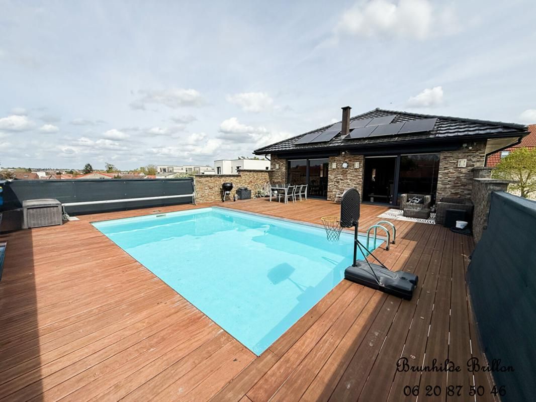 Pavillon 215m², 3 chambres, bureau, garage, piscine, jardin