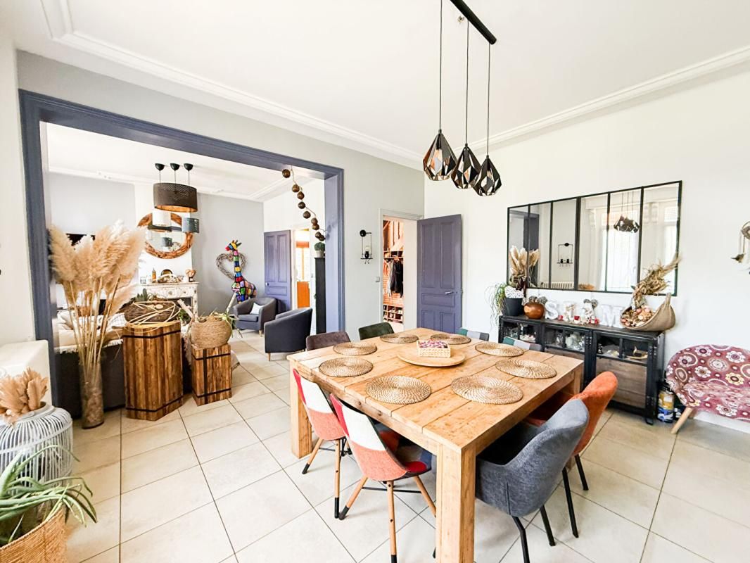 Lievin, 62800, maison d'ingénieur 6 chambres, jardin, garage