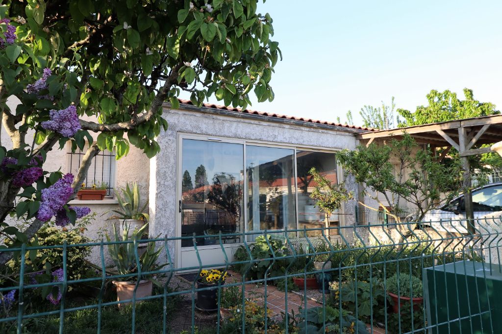 Maison Tonnay Charente 5 pièces 117 m2 avec sa véranda