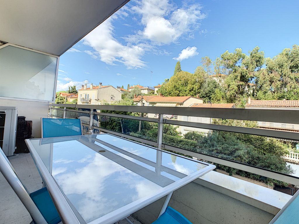 Cannes bas Petit Juas, Appartement 2 pièces 36m2 entièrement rénové terrasse vue dégagée