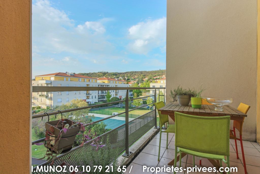 Appartement Cournon D Auvergne F2 47 m2 avec terrasse et parking