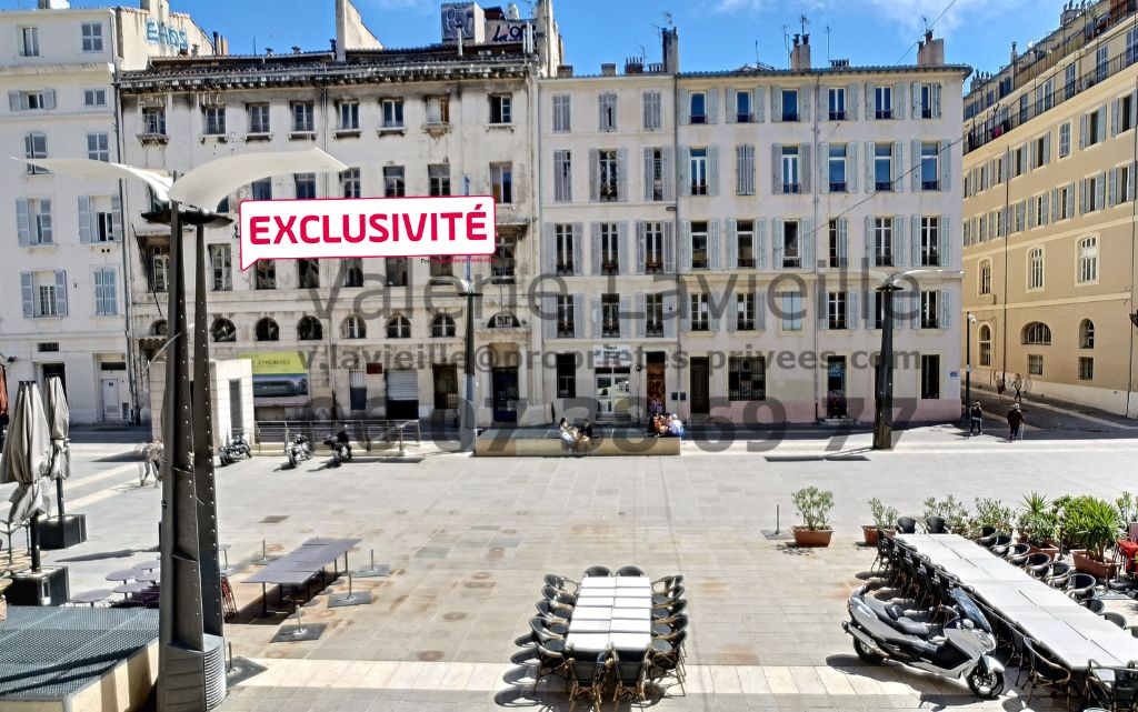 Marseille (13001) - VIEUX PORT - Exclusivité - Appartement T2 - 53 m2 environ + PATIO/TERRASSE vendu meublé