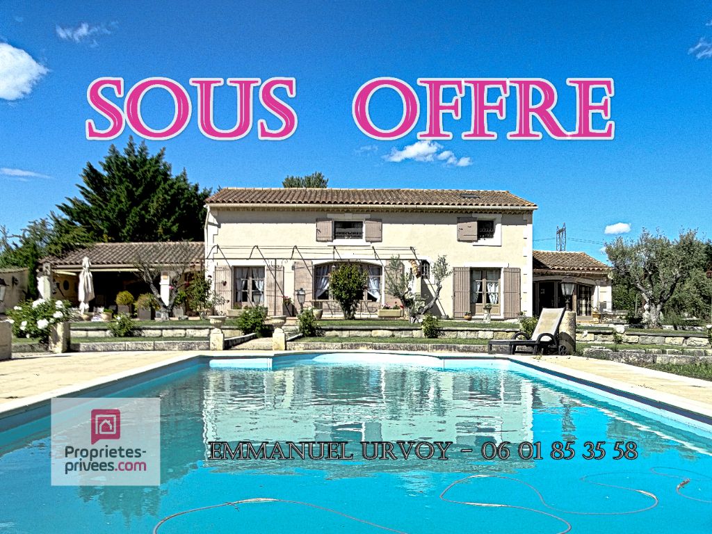 A VENDRE - 13690 - Proximité Saint Rémy de Provence - Maison traditionnelle 230 m² - 4 chambres - Piscine