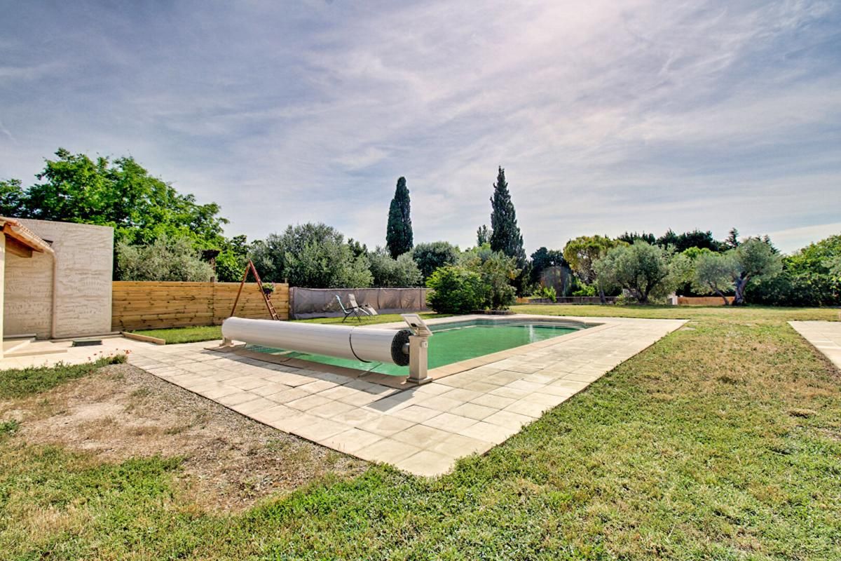 A VENDRE -  13690 Graveson -  Maison 150 m² avec piscine, jardin et grande esplanade
