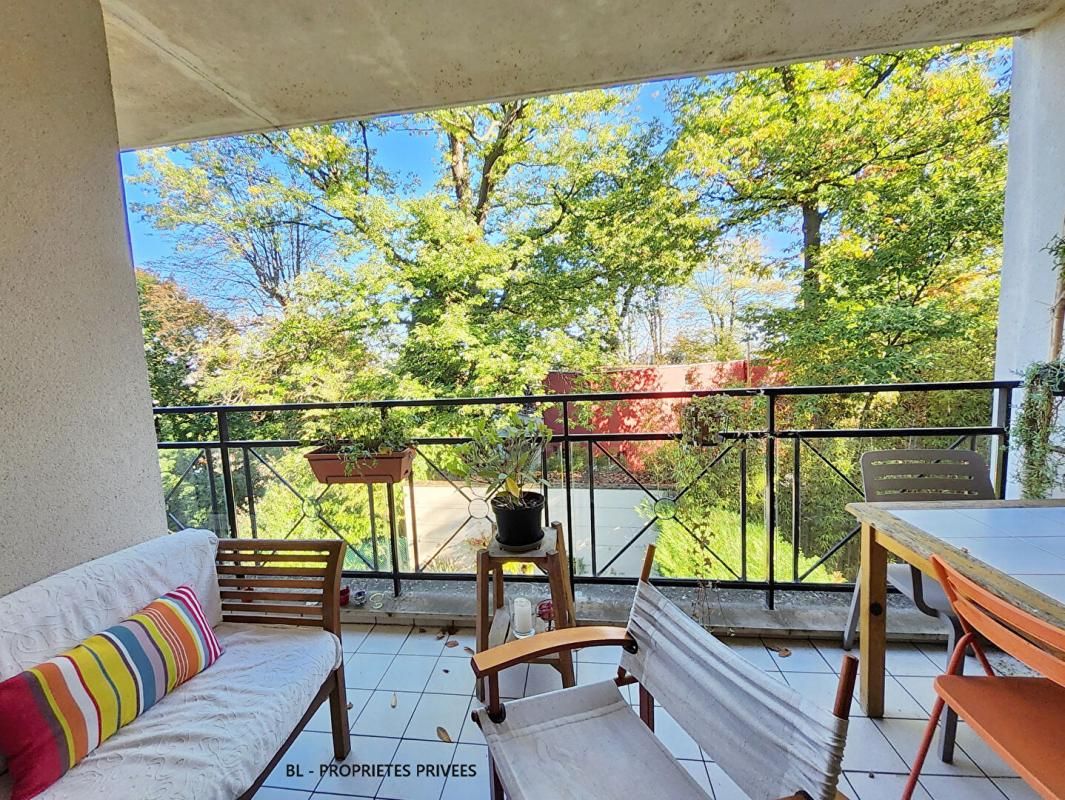 Bel appartement  5 Pièces - 91 M2 avec terrasse et balcon, proche forêt, sur Meudon Bellevue - 92190