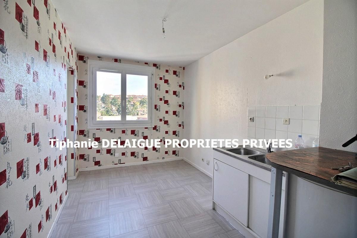 Saint Jean Bonnefonds 42650 Appartement T3 66,50m² habitables, 2 chambres, cave, une place de parking privative