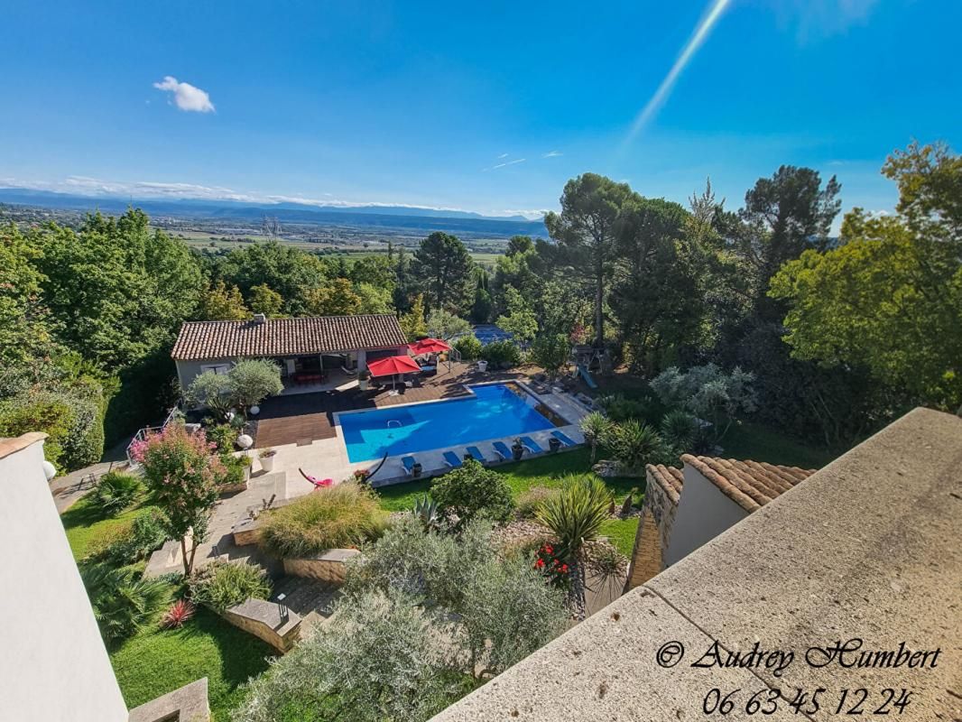 PIERREVERT En Provence, PROPRIETE d'EXCEPTION, 350 m²  sur splendide terrain de 4400 m² avec piscine 1