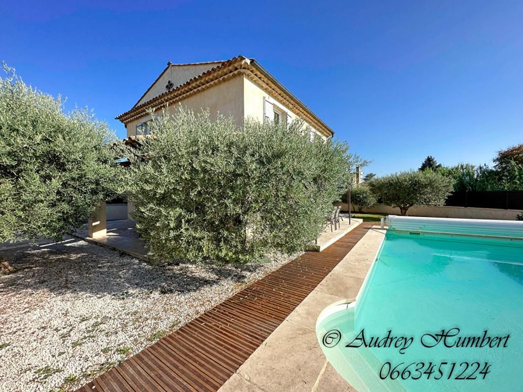 MANOSQUE MANOSQUE, BELLE VILLA Provençale, 148 m² avec piscine sur jardin clos et arboré 1