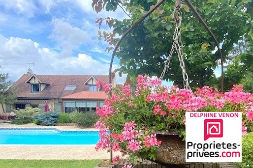 CHATEAUNEUF-SUR-LOIRE Propriété avec piscine à 2 pas de la Loire sur un parc arboré de 8900 m² à Germigny Des Prés 2