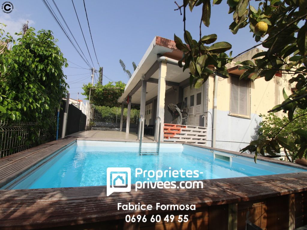 Villa  T5 de 96 m2 avec piscine - Quartier  La Batelière 97233 Schoelcher