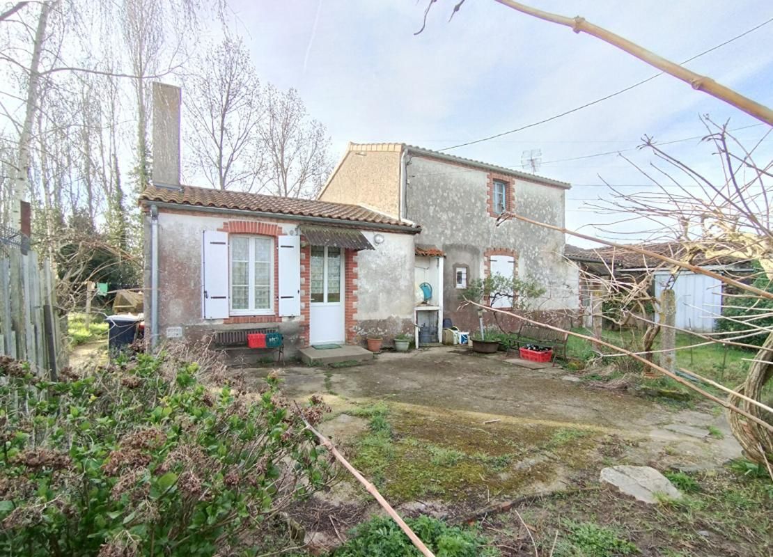 Maison en pierre, 71m² + annexes Divatte Sur Loire (44450)