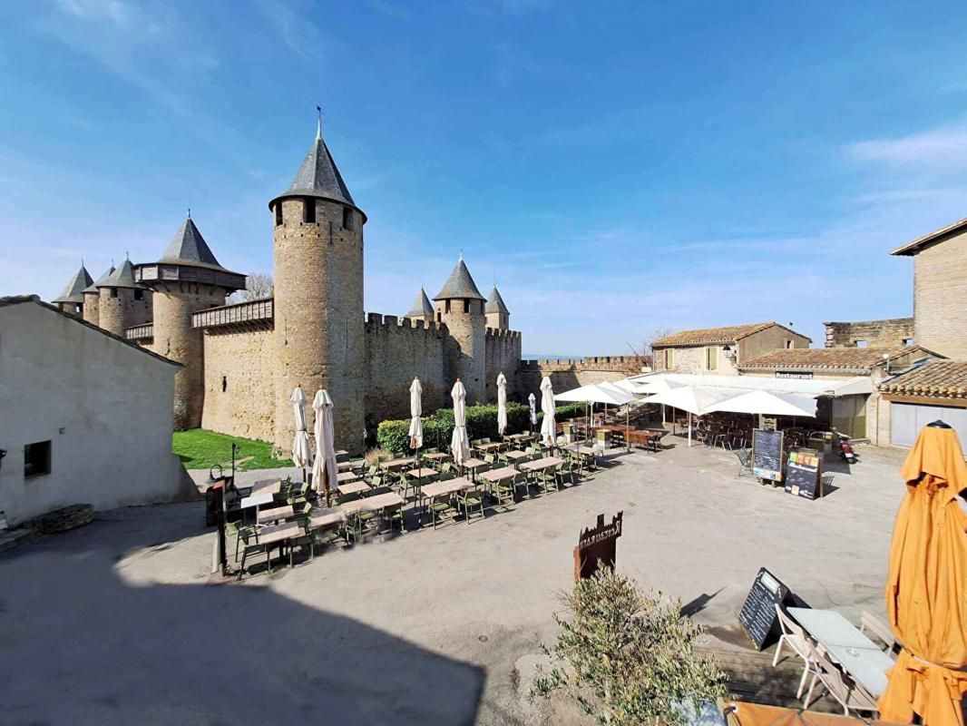 Cité médiévale de Carcassonne. Ensemble immobilier en pierre emplacement numéro 1