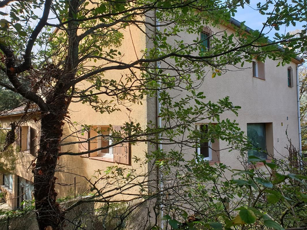 MAUREILLAS-LAS-ILLAS Maison  indépendante de 170 m2 avec 2 logements locatifs au calme sur les hauteurs de  Maureillas 1