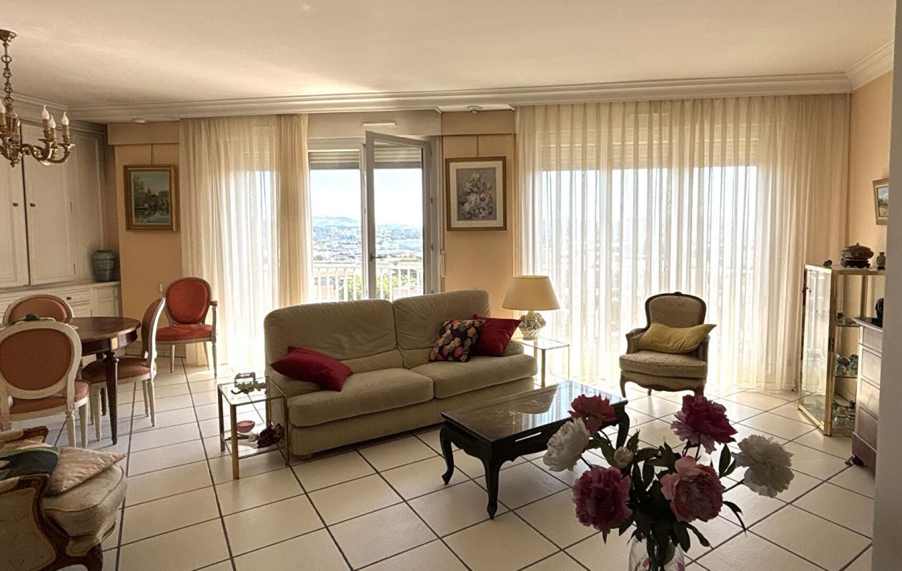 Saint Etienne 42000 Appartement S117m² 3 chambres 2 GARAGES 1 CAVE