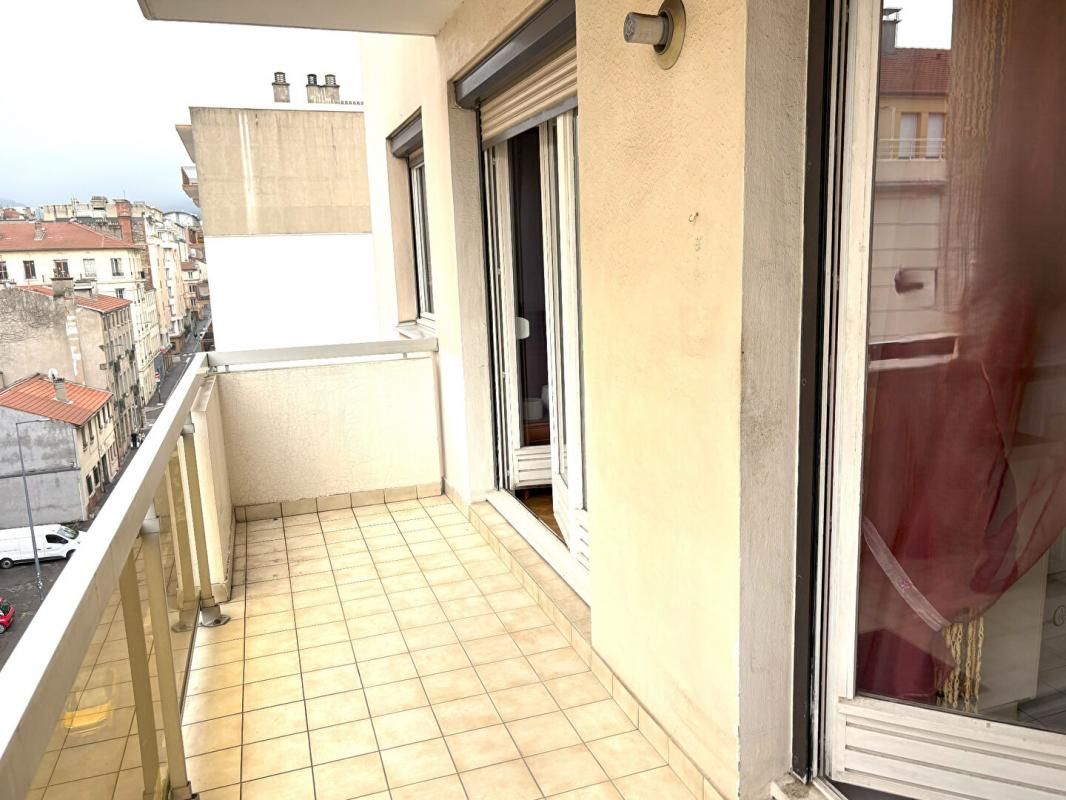 SAINT ETIENNE, rue Désiré Claude  Appartement 79.22 m² 2 chambres GARAGE CAVE