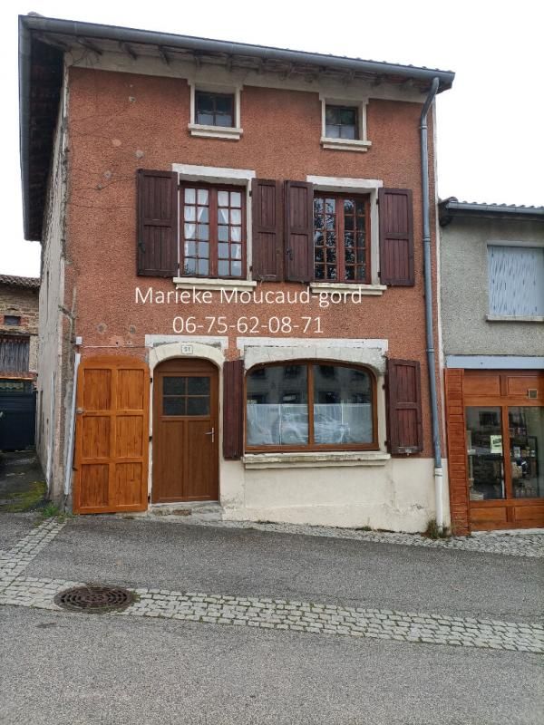 Maison de village au coeur de Valprivas 95 m² 3 chambres 510 m²  terrain et dépendances
