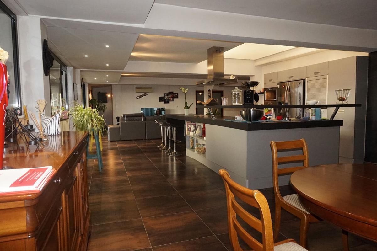 Le Chambon Feugerolles 42500 Loft d'exception, volumes spectaculaires, terrasse 70m², potentiel rare !