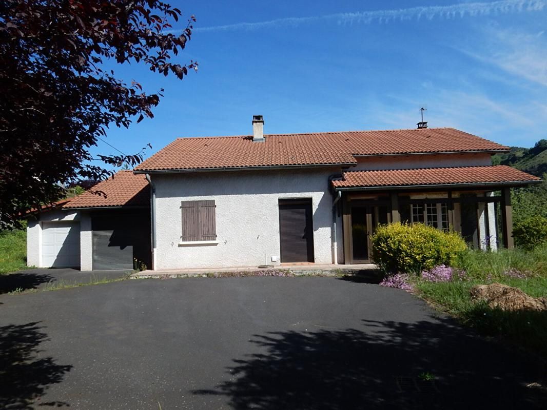 Espaly-Saint-Marcel 43000 maison individuelle sur 2 niveaux 158 m² 5 chambres double garage cave sur 995 m² de terrain