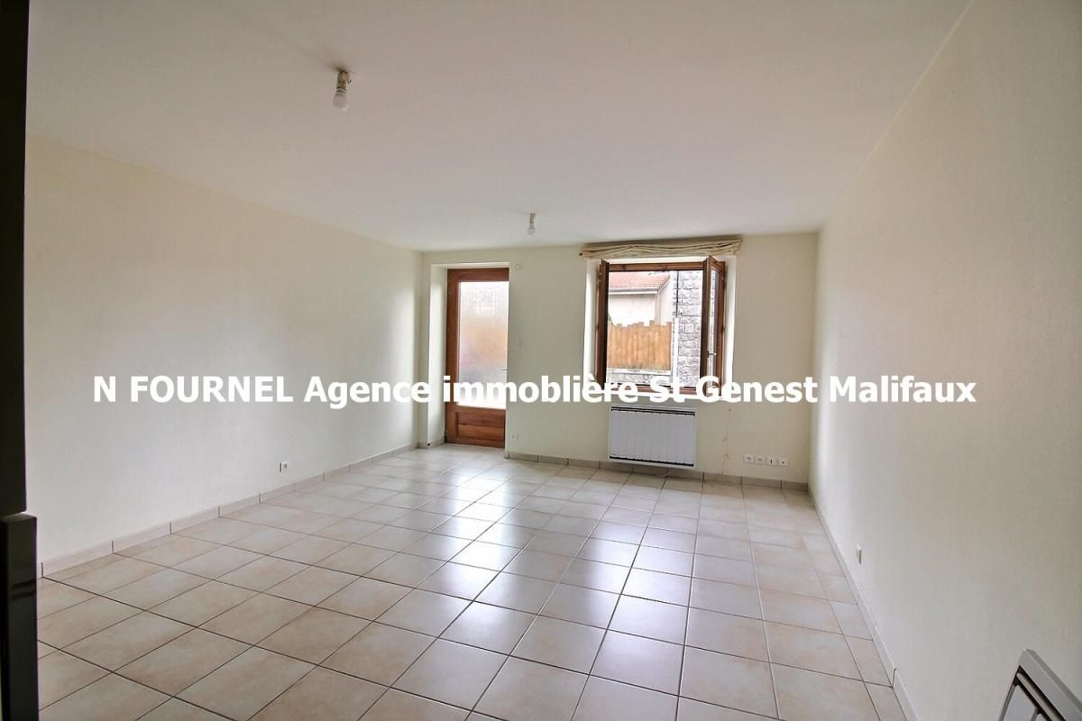 Jonzieux 42660 Appartement 43.69m² cuisine équipée ouverte sur salon-séjour, une chambre, SDB avec WC