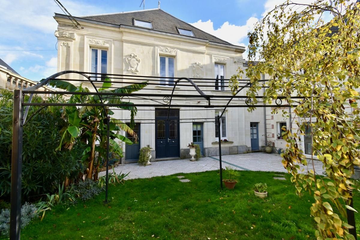 CHALONNES-SUR-LOIRE Maison de Caractère  Chalonnes Sur Loire 8 pièces 290 m2 3