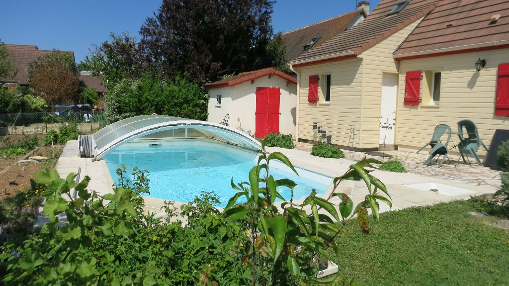PAVILLON récent et économique à MESLAY 41100 avec piscine couverte