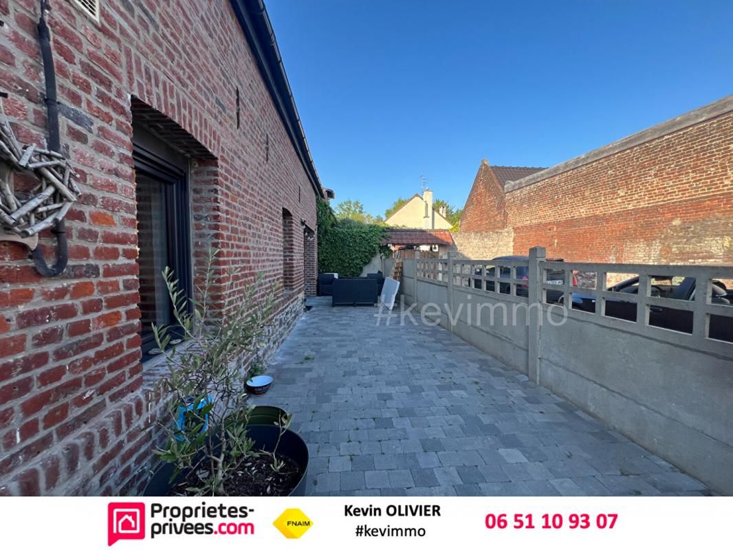 Maison rénovée au coeur du village de Ruitz - 3 chambres, terrasse, parkings privatifs