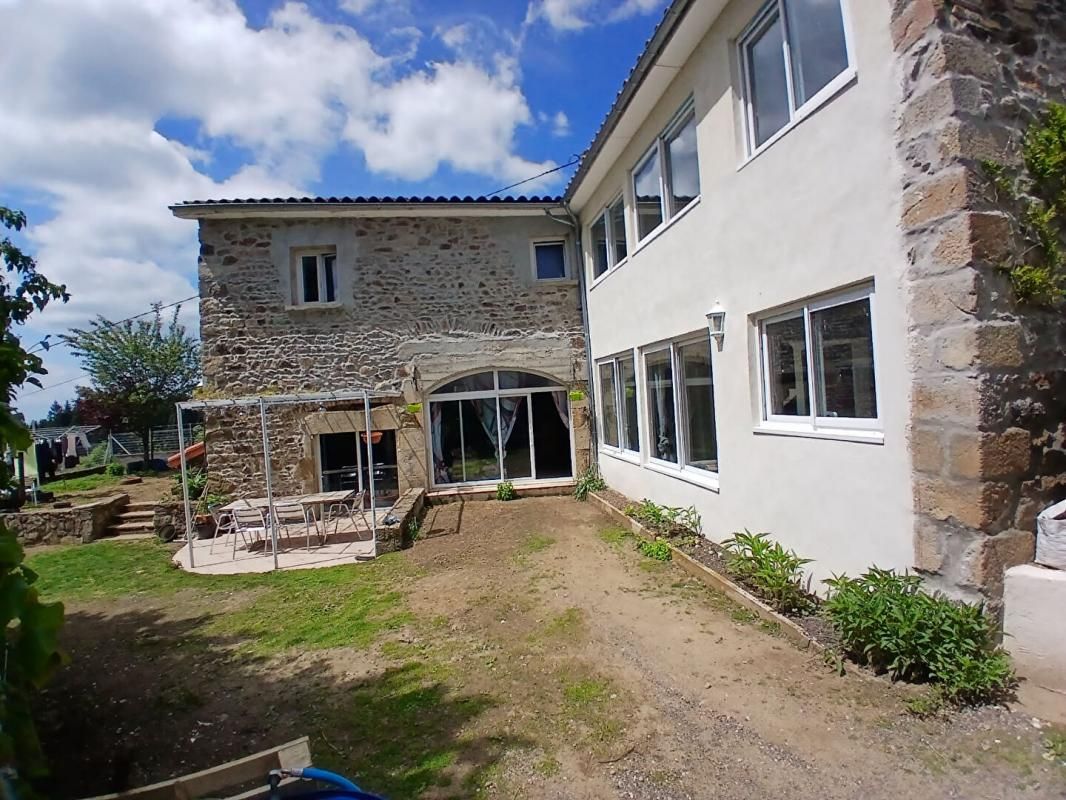 Belle maison en pierre