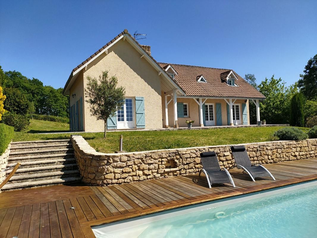 BELLE PROPRIÉTÉ 175 m² - GARAGE 100 m² - PISCINE - TERRAIN 5328 m²