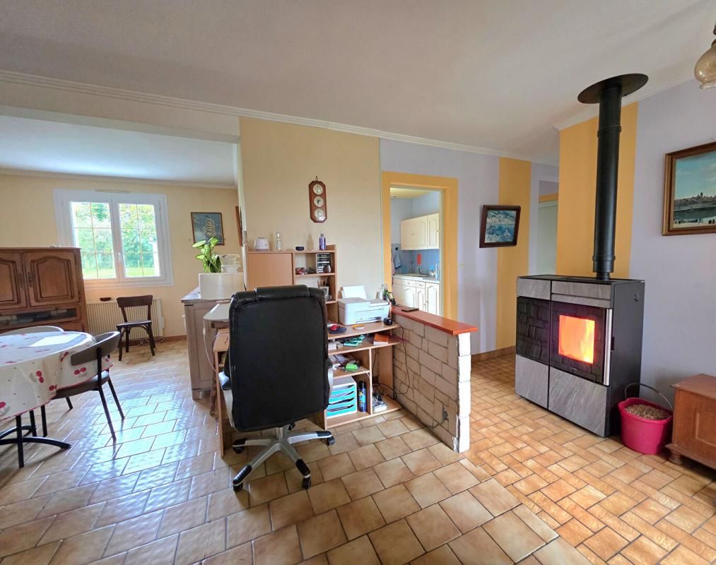 BRETHEL 61270 Maison 3 chambres, terrain 3.680 m², dépendance