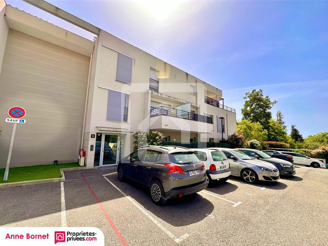 Appartement 3 pièces dans résidence récente avec 2 parkings