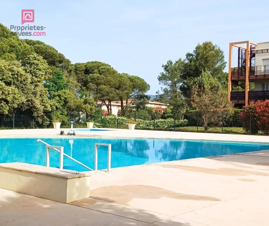 3P en rez-de-jardin - Terrasse, garage, résidence avec piscine - Calme absolu et emplacement privilégié !