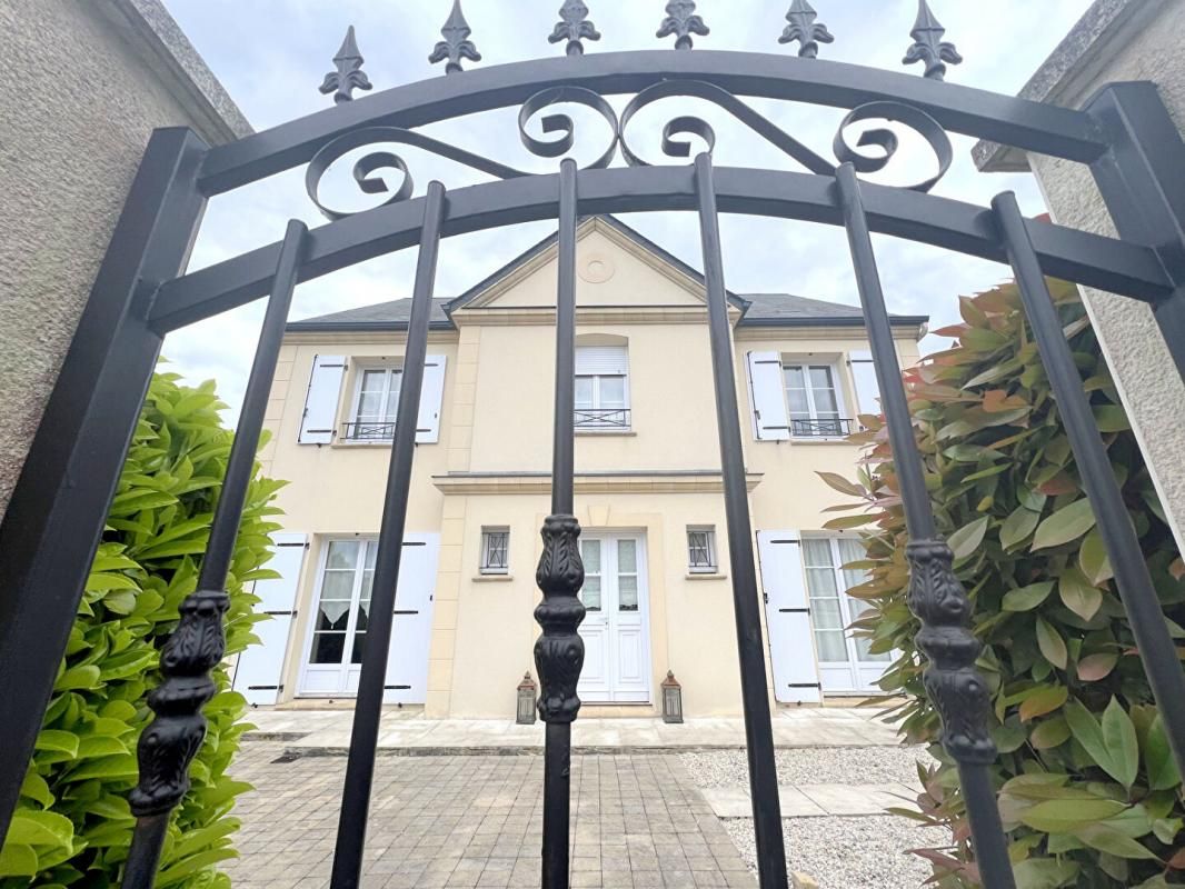Maison - La Chapelle Saint Aubin - 8 pièce(s) - 173 m²