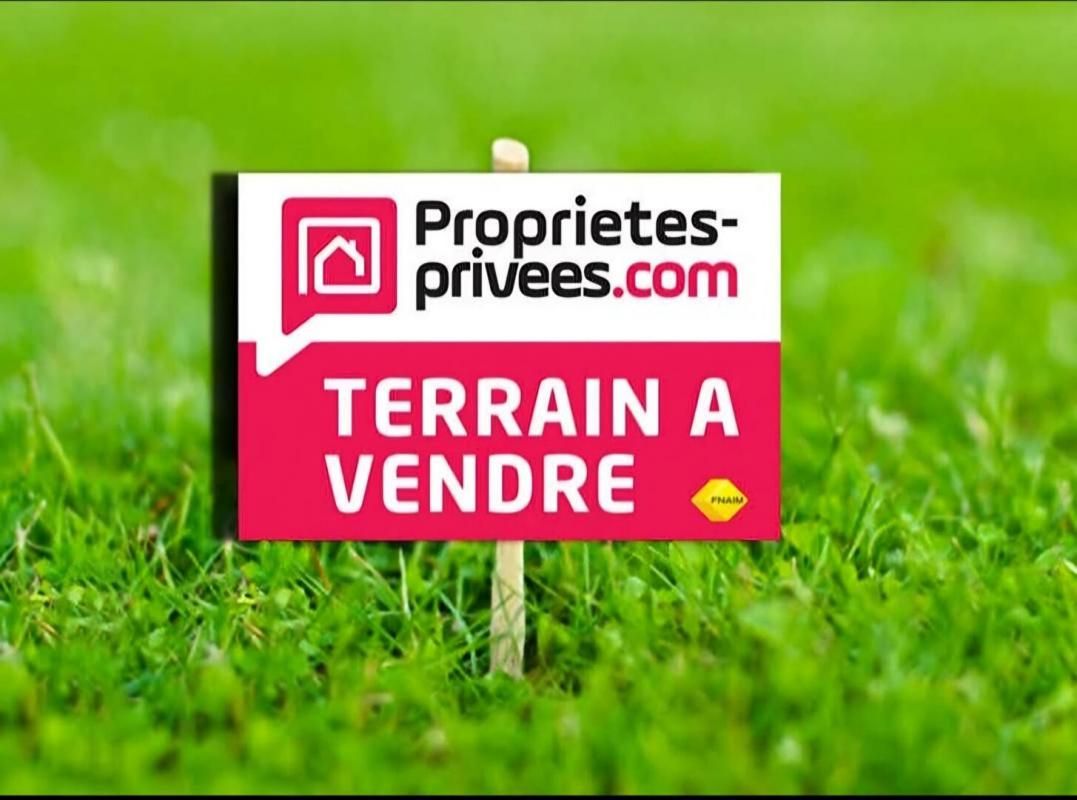 Terrain constructible 1322 m² viabilisé avec PC libre constructeur