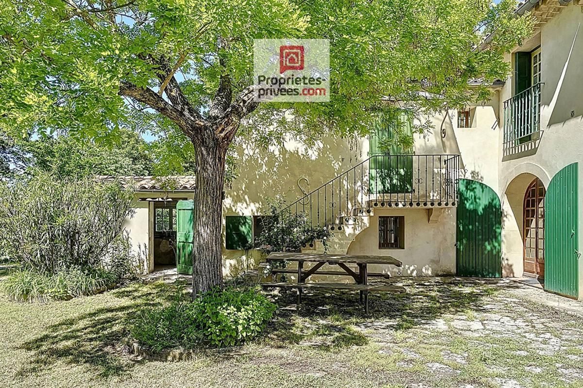 Magnifique et authentique mas provençal à sublimer