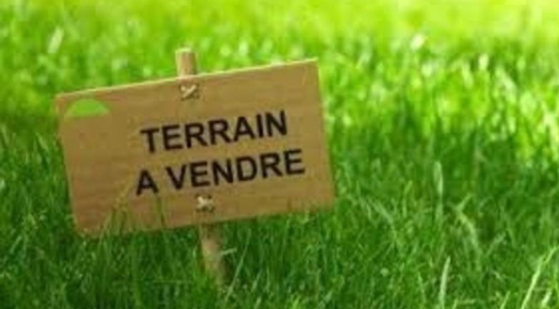 dernier très beau terrain constructible a 32.5 le m²dans un endroit calme à St Christophe enBresse