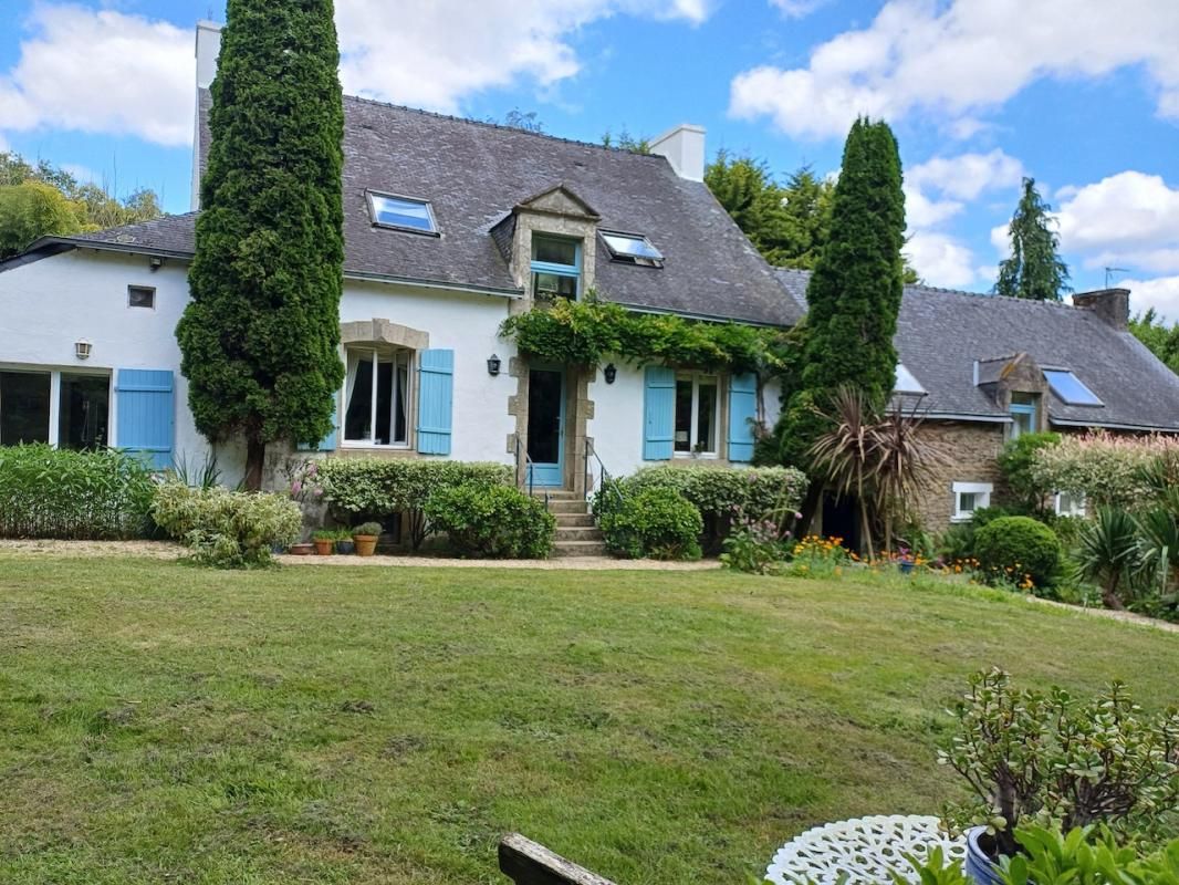 Maison Pluvigner 5 pièces + 2 gîtes et 1 chambre d'hôtes 236 m2