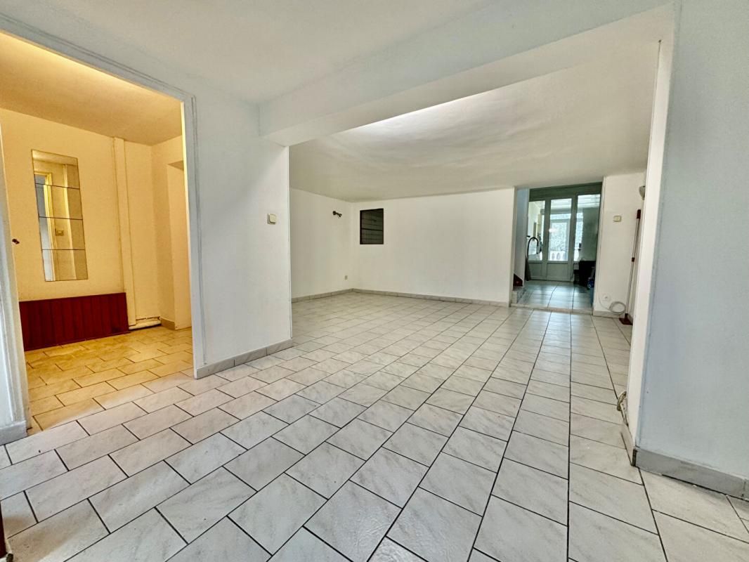 Maison à LONGUEAU 105m2, ( 3 chambres avec possibilité d'une 4eme) , jardin , cabanon 20m2