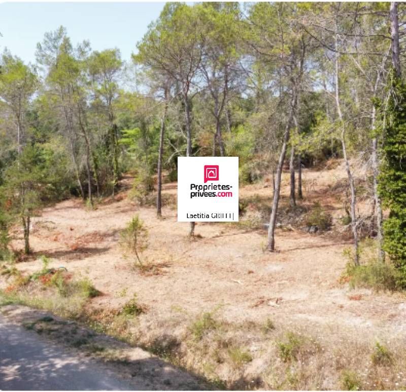 Terrain constructible Saint-Paul-En-Forêt 5100 m2