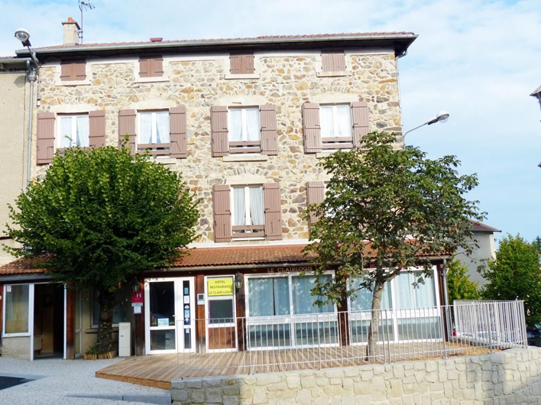 Propriété d'exception avec piscine et salle de sport à Laussonne