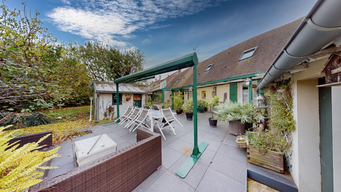 MAISON ATYPIQUE 4 CHAMBRES 319 000