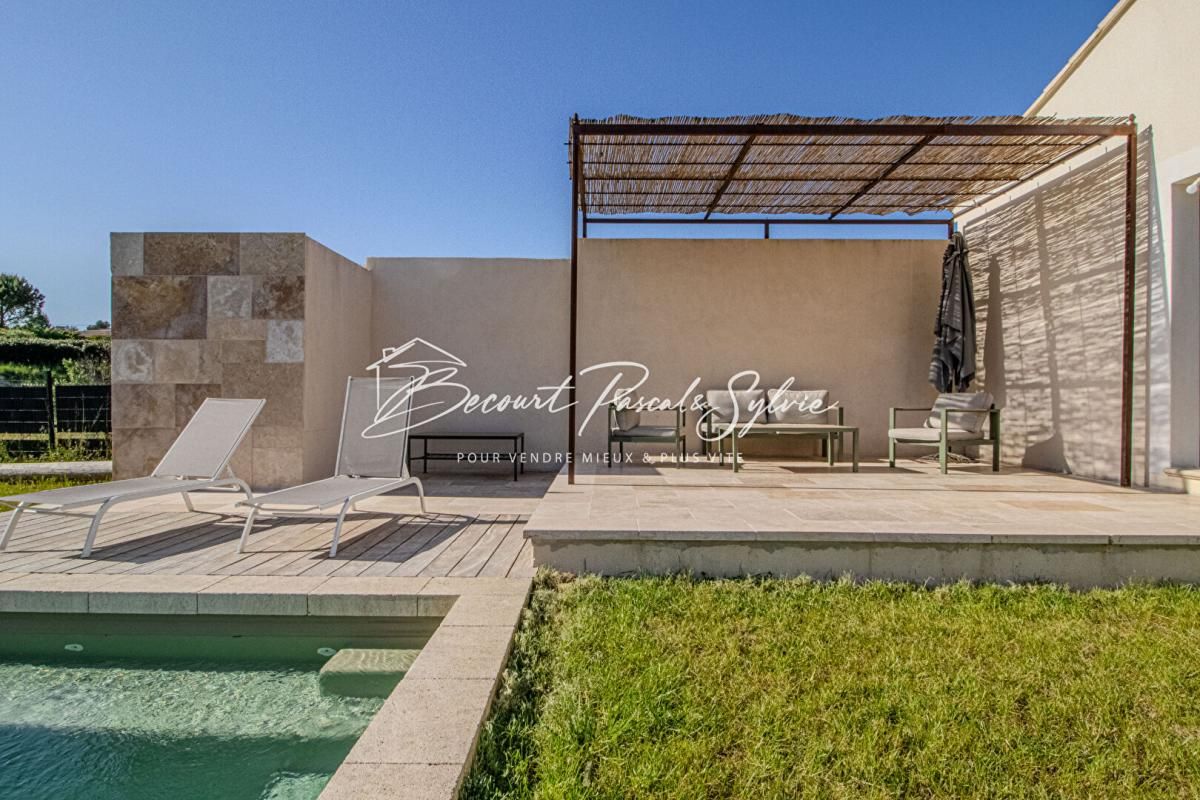 VILLA RECENTE- 180 m2 Saint Saturnin Les Apt 7 pièce(s) avec Piscine
