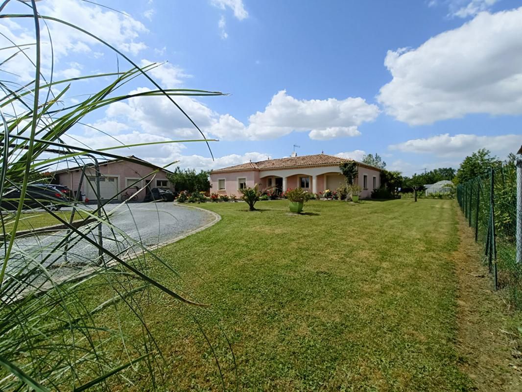 Maison Casseneuil 6 pièce(s) 147 m2