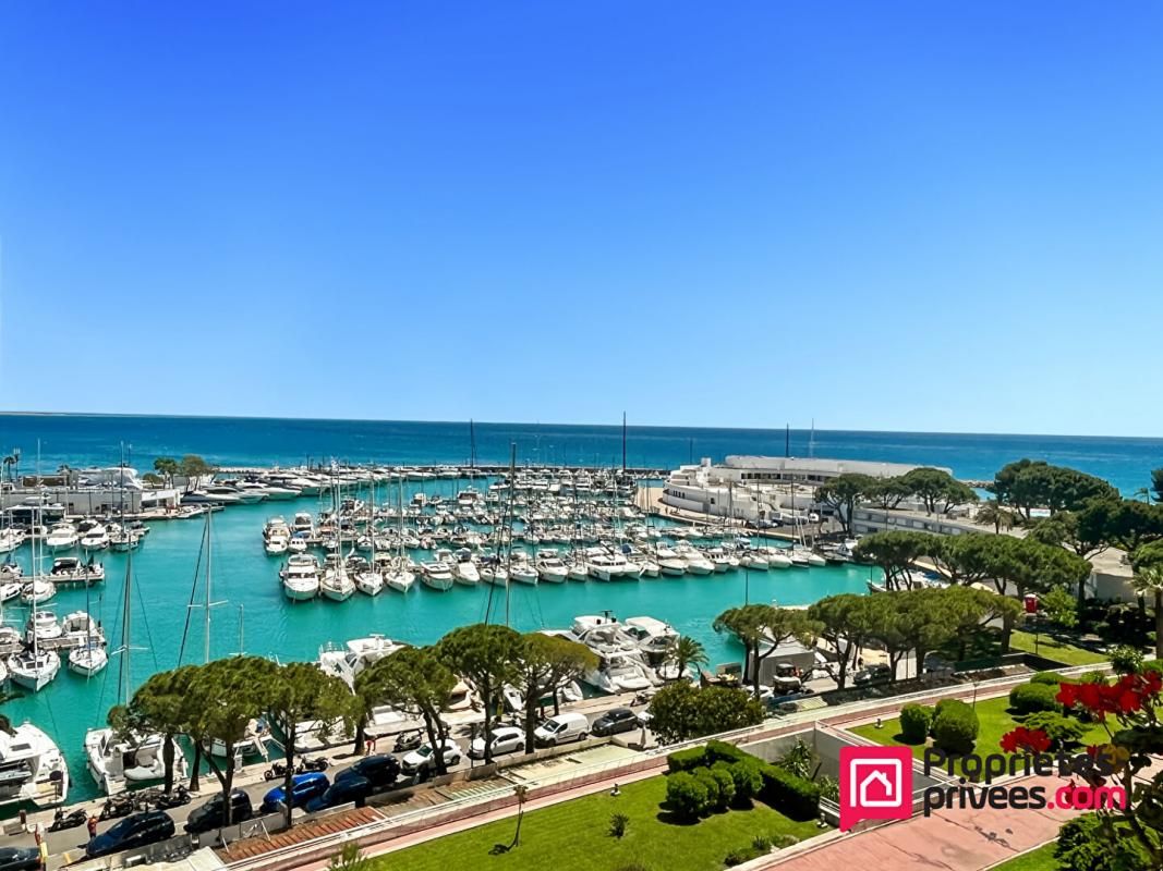 EXCLUSIVITE : Appartement T4 à rénover avec vue mer