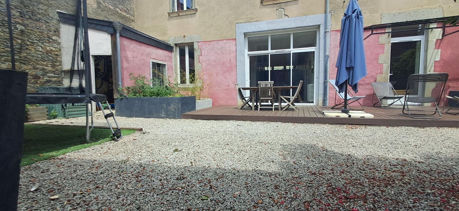 Maison de ville 8 pièce(s) 6 chambres -227 m2