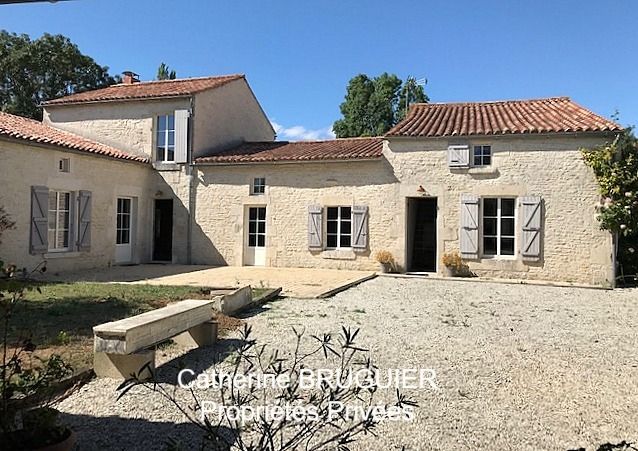 Belle Maison Charentaise 198 m2 6 chambres au coeur du Marais Poitevin