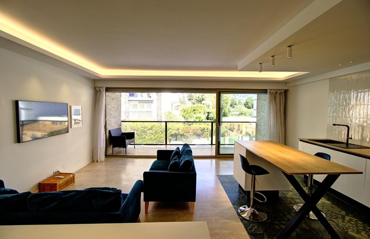 Cannes Palm Beach - Appartement 3 pièces avec aperçu mer