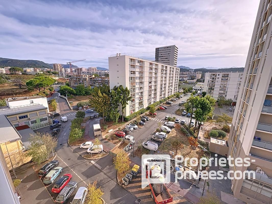 Appartement de type T3, Chemin de Candia, de 58 m2, avec petite vue mer