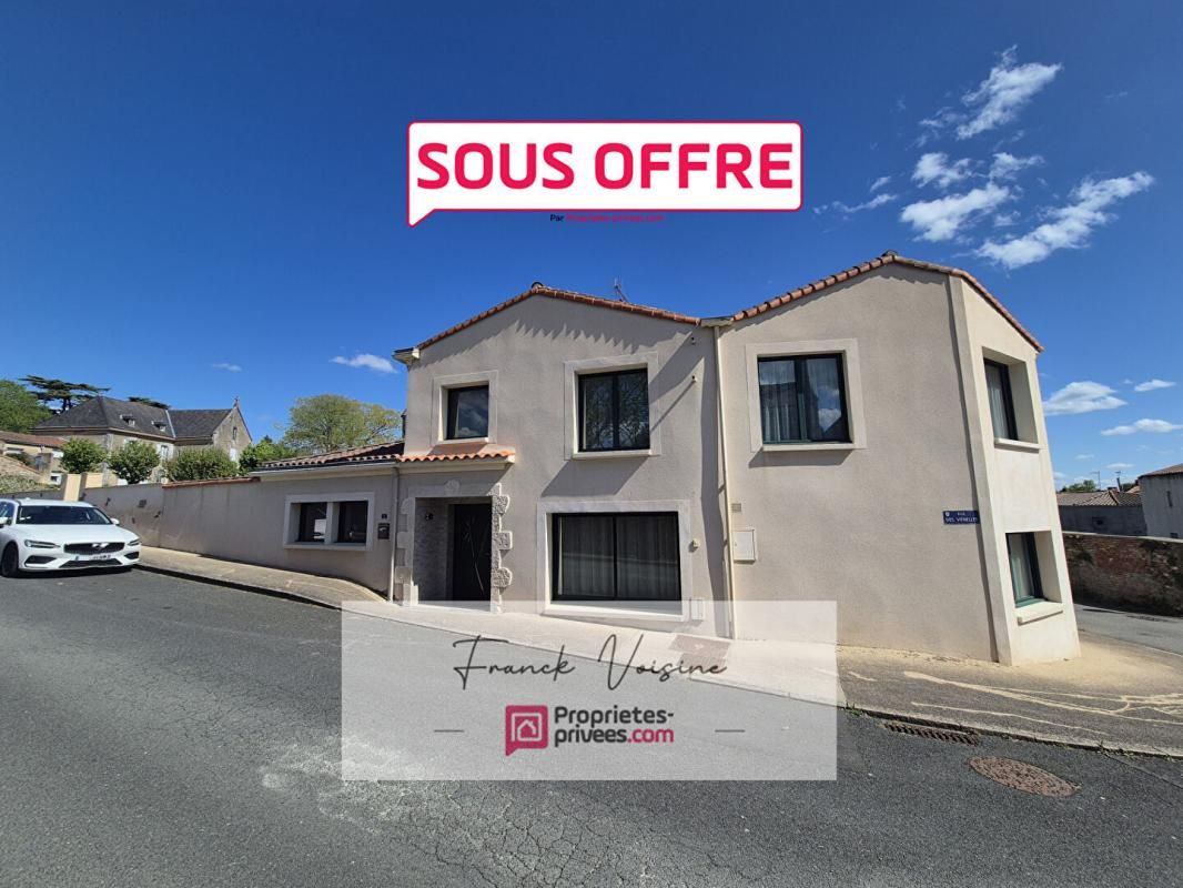 A VENDRE au Boupère, Maison de centre bourg de 145 m2 avec 4 chambres sur une parcelle de 332 m2 environ