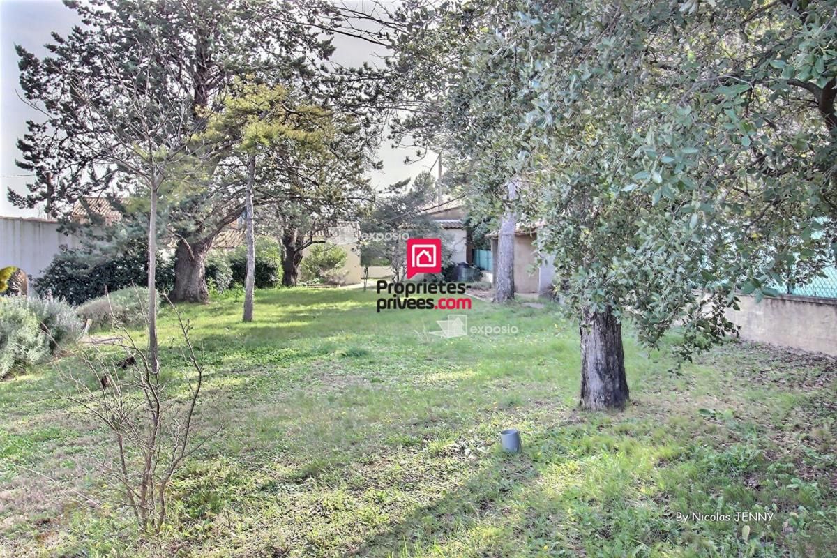 Terrain Constructible Tavel 470 m² - 99 000 Euros -